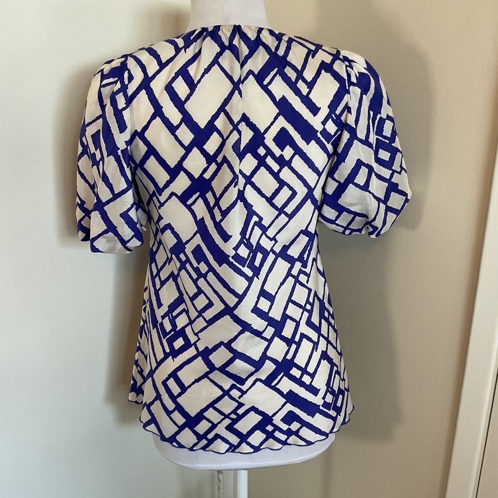 Banana Republic 100% Silk Puff Sleeve Top Geometric Print Small Office Chic - Picture 6 of 6